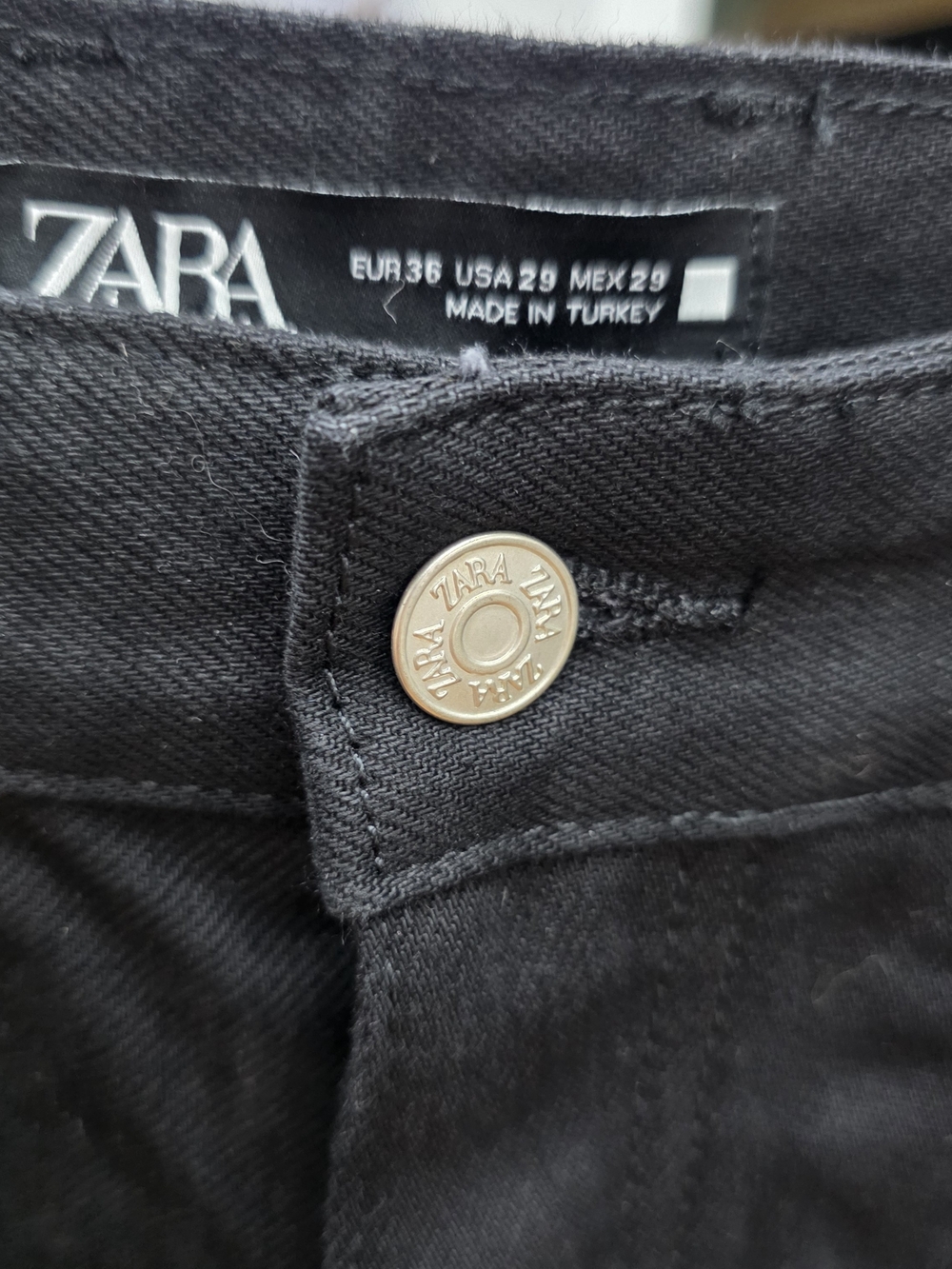 Zara Womens Black Straight High Waist Button Jeans Sz 29 - Picture 2 of 7